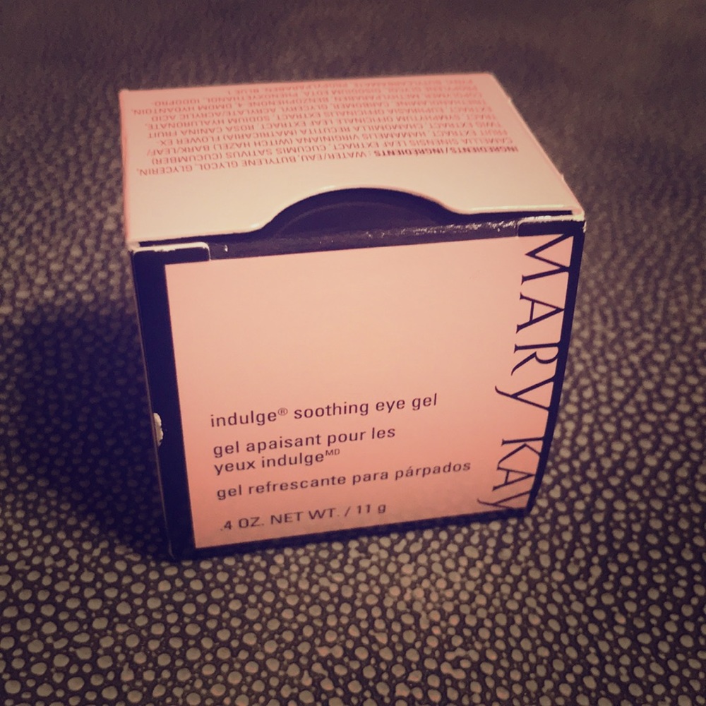 Mary Kay indulge soothing eye gel